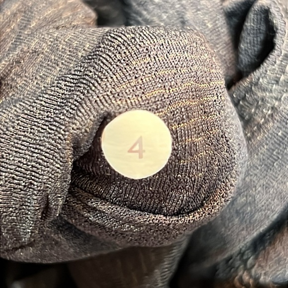 Lululemon Tank Top 4 Grey Racerback Drawstring Side Pocket Ruffled Scoop Active - Picture 10 of 10